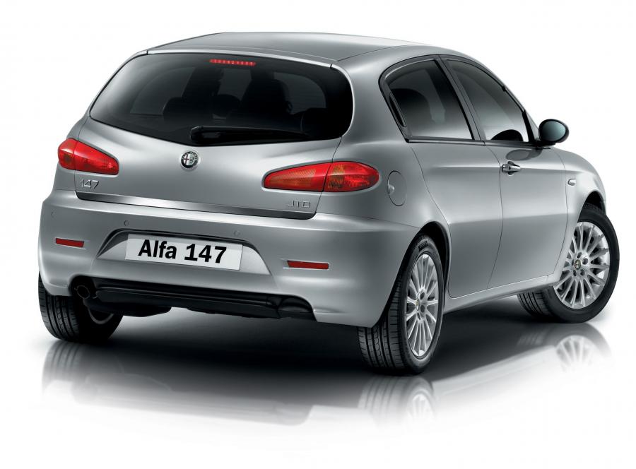  Alfa Romeo 147 5-Door 2005 года  (фото 8 из 11)